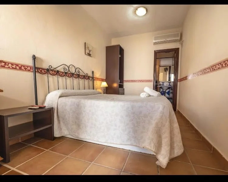 Vista de la habitación · Habitación de matrimonio · 7 Patio